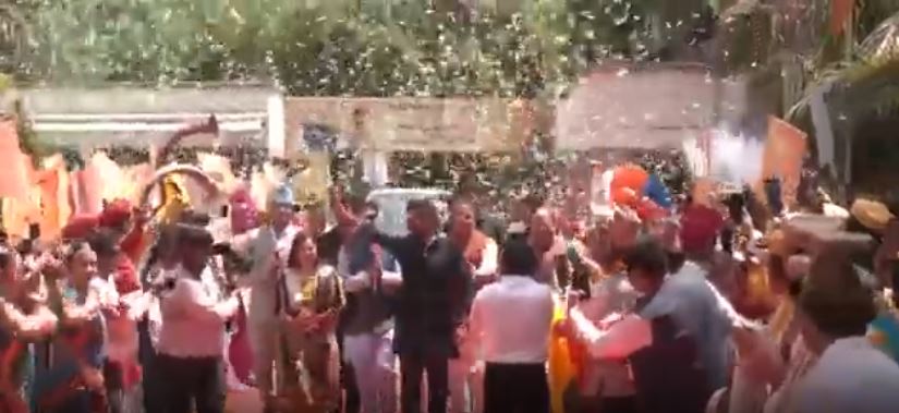 Rabi reached bjp office1780394117.JPG